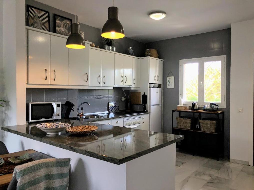 Lauro Golf Apartment 'Bamboo' อาเลาริน เดลา ตอร์เร ภายนอก รูปภาพ